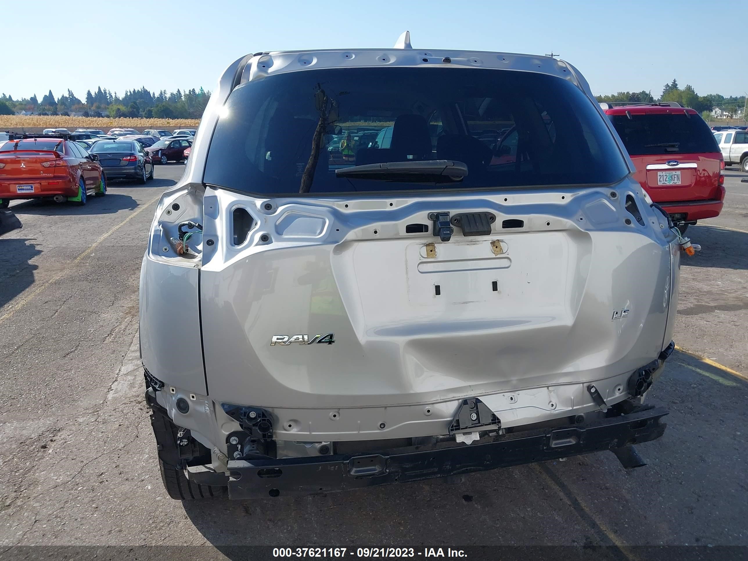 Photo 5 VIN: JTMZFREV6JJ175606 - TOYOTA RAV 4 