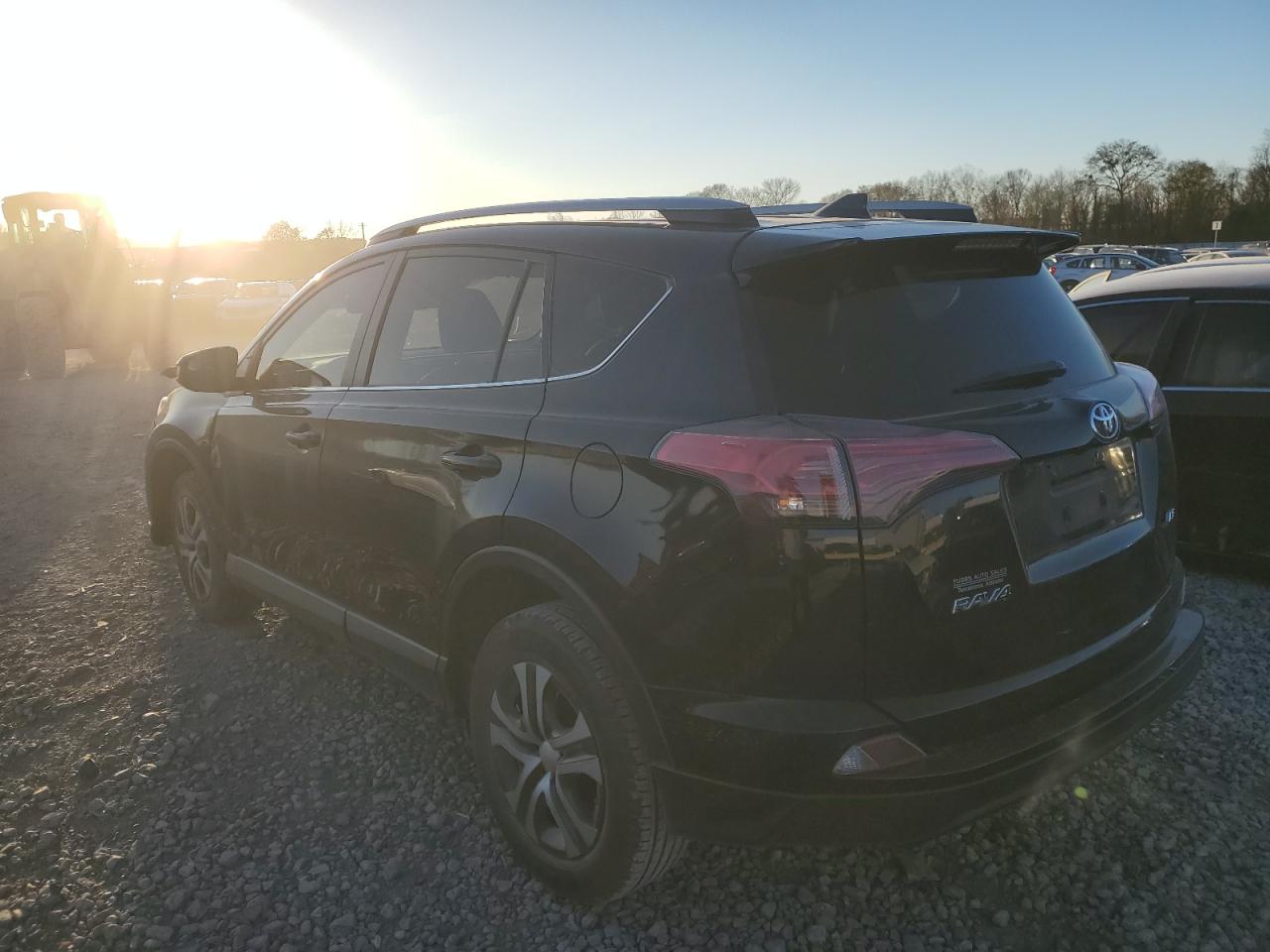 Photo 1 VIN: JTMZFREV6JJ736323 - TOYOTA RAV 4 