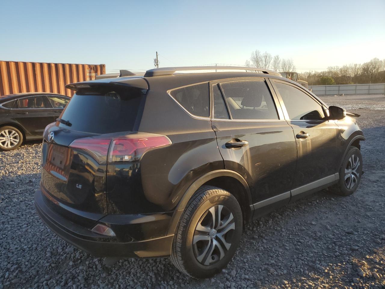 Photo 2 VIN: JTMZFREV6JJ736323 - TOYOTA RAV 4 