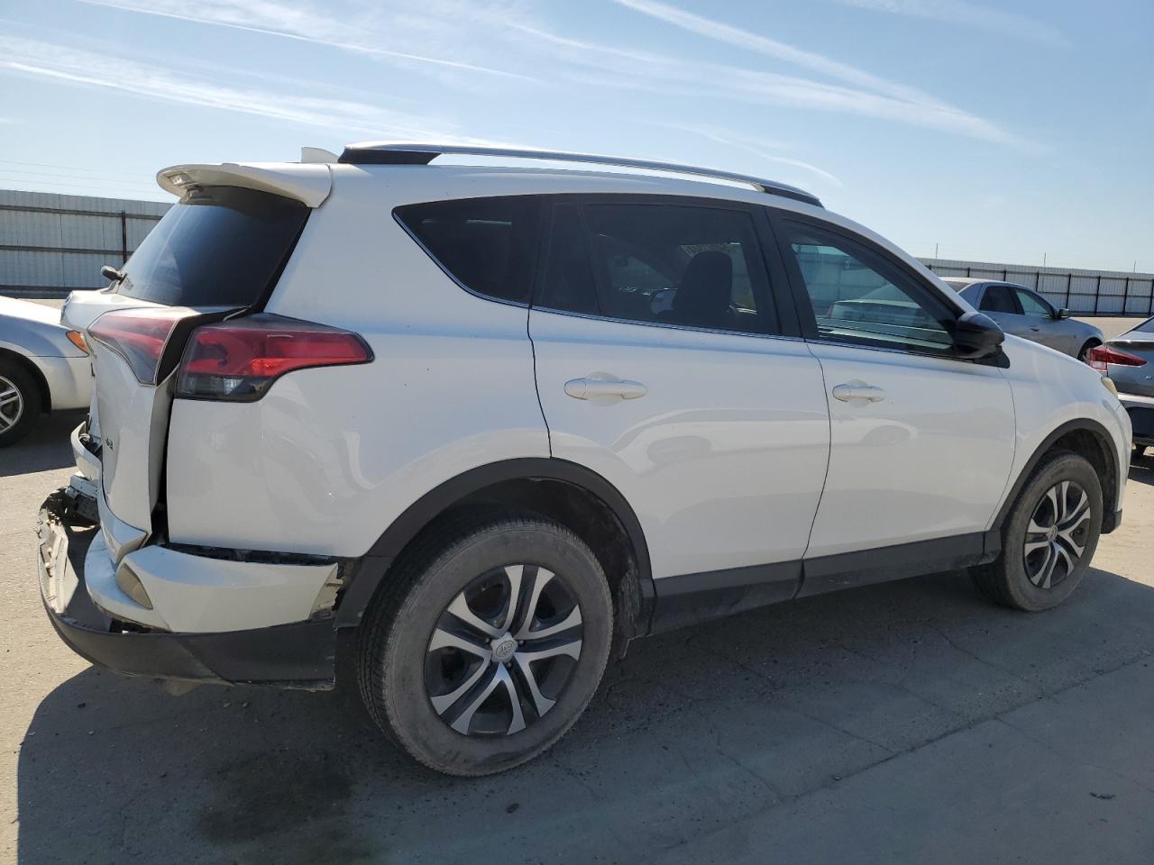 Photo 2 VIN: JTMZFREV7GJ091464 - TOYOTA RAV 4 