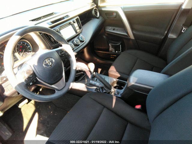 Photo 4 VIN: JTMZFREV7HJ121614 - TOYOTA RAV4 