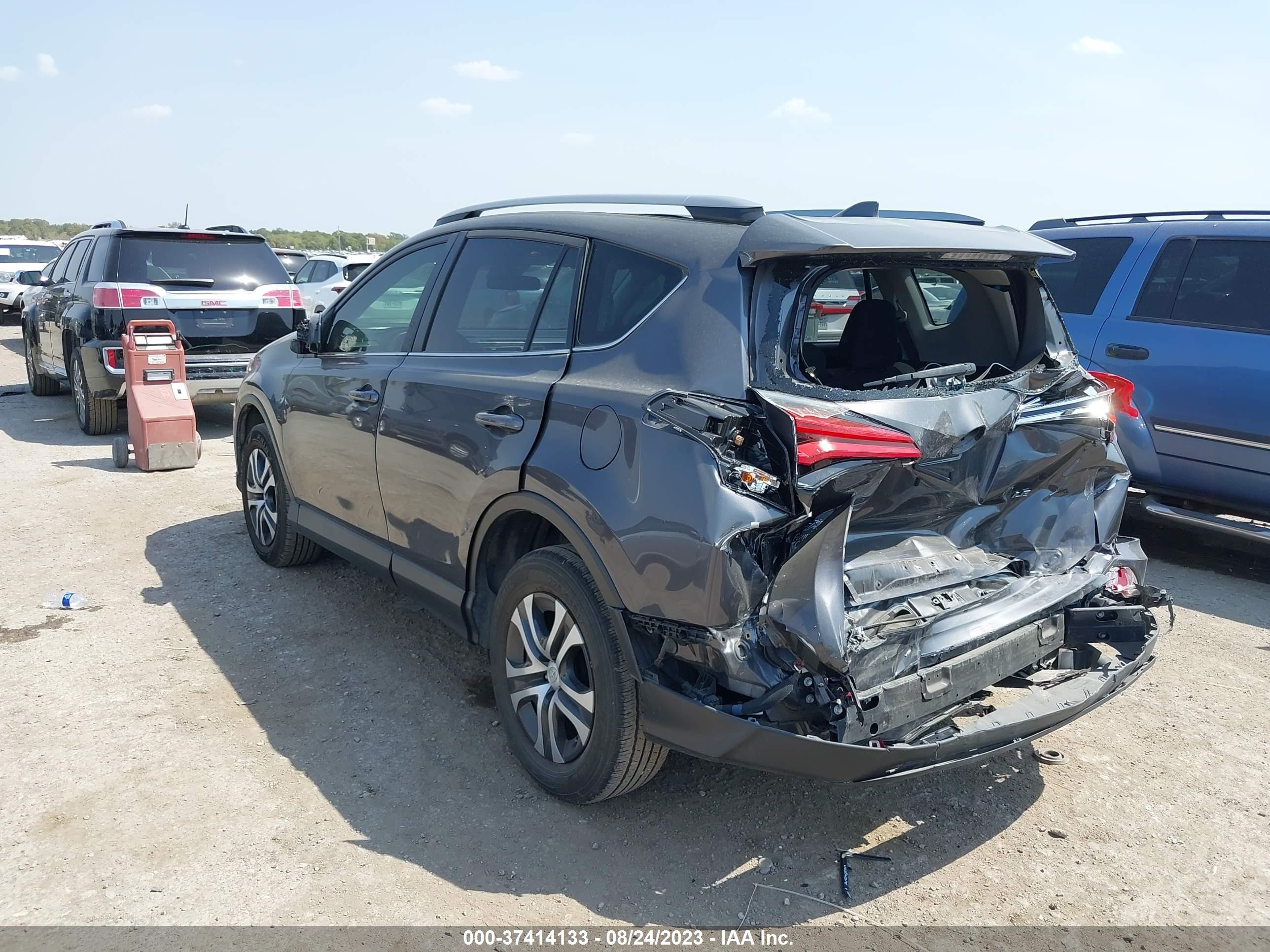 Photo 2 VIN: JTMZFREV7HJ129552 - TOYOTA RAV 4 