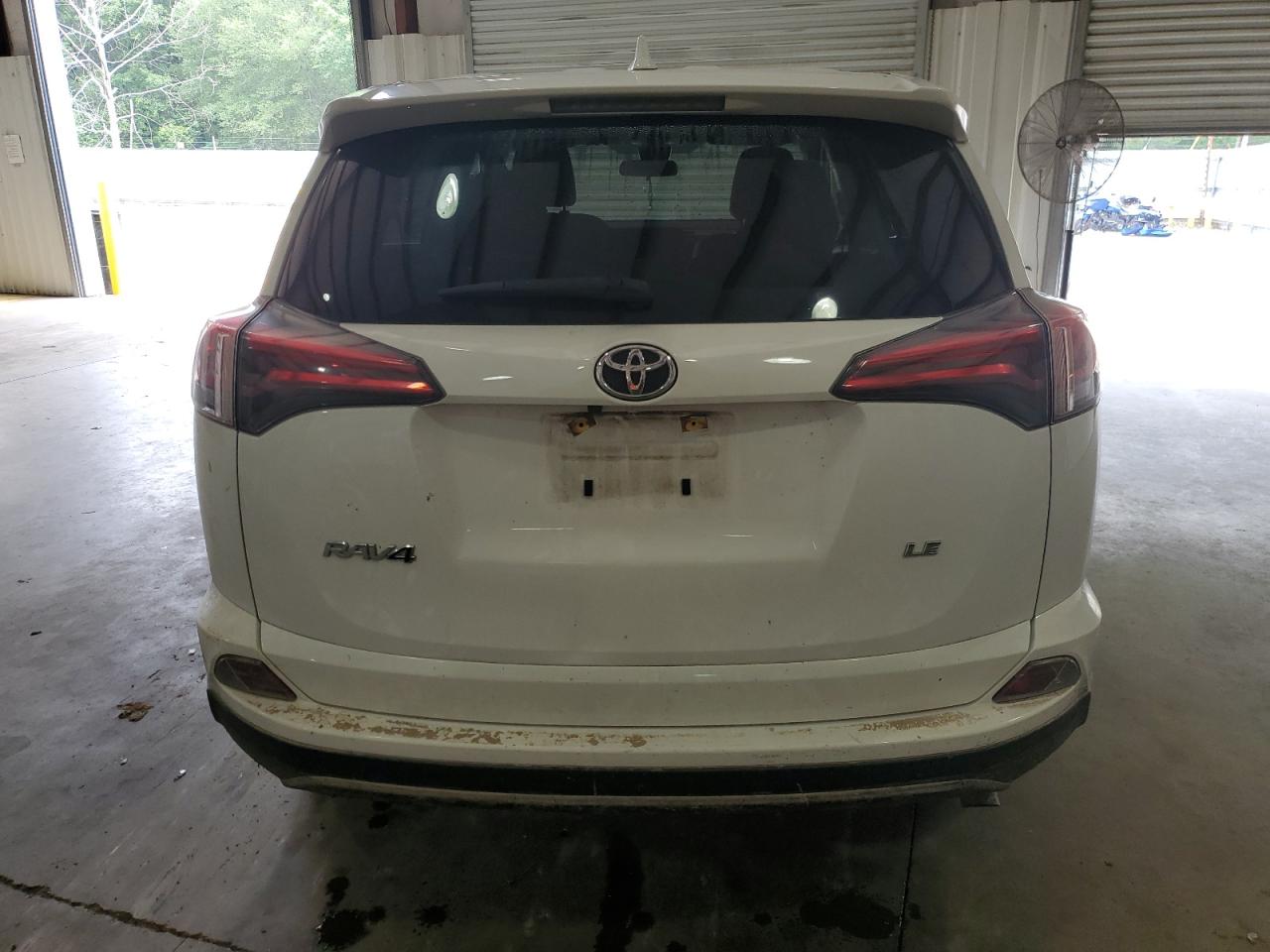 Photo 5 VIN: JTMZFREV7JJ212422 - TOYOTA RAV 4 