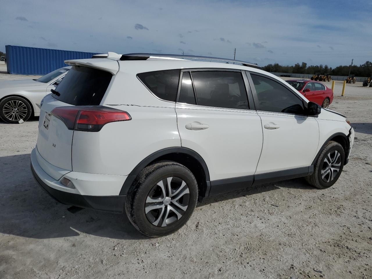 Photo 2 VIN: JTMZFREV7JJ212873 - TOYOTA RAV 4 