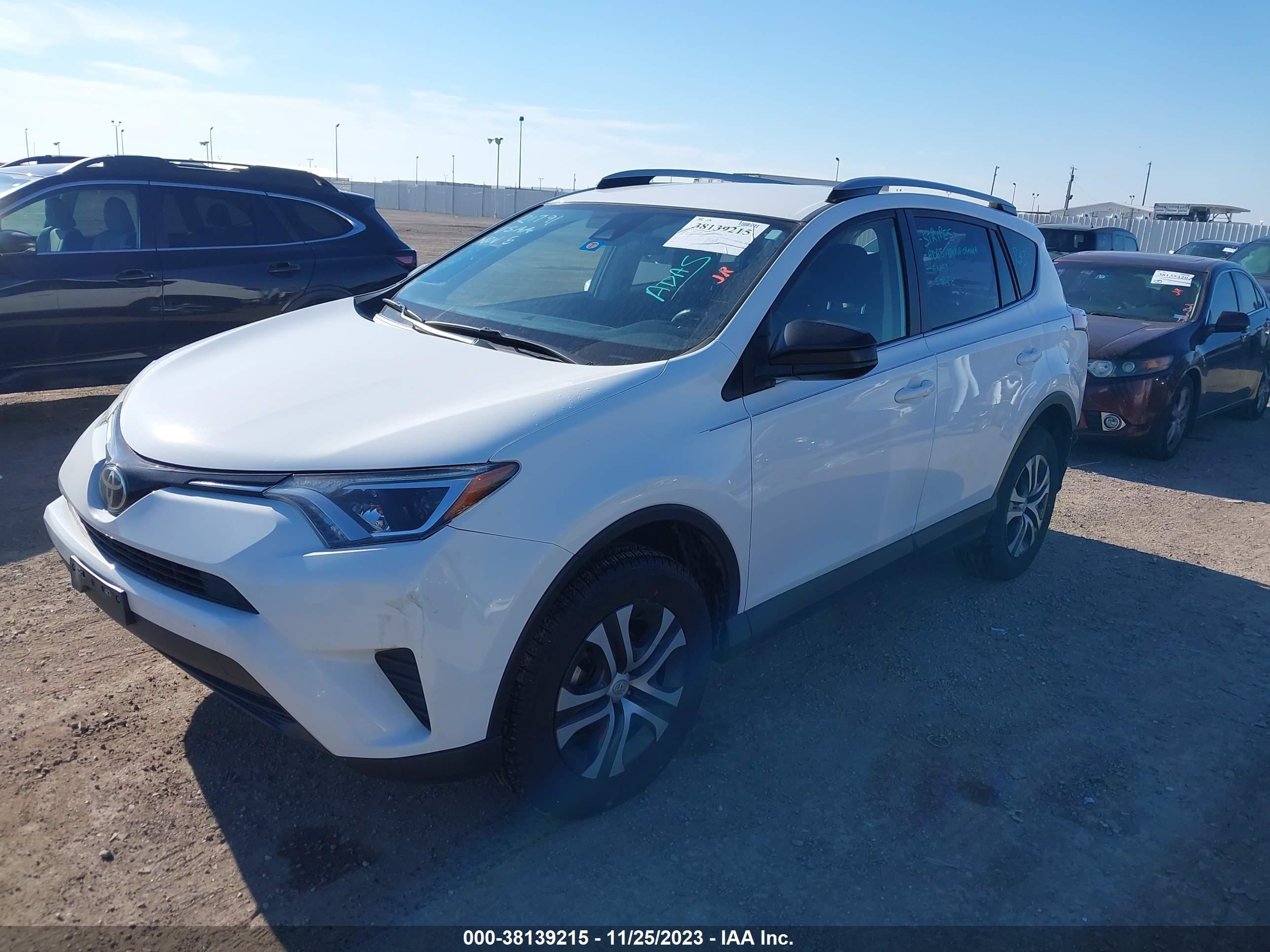 Photo 1 VIN: JTMZFREV7JJ730076 - TOYOTA RAV 4 