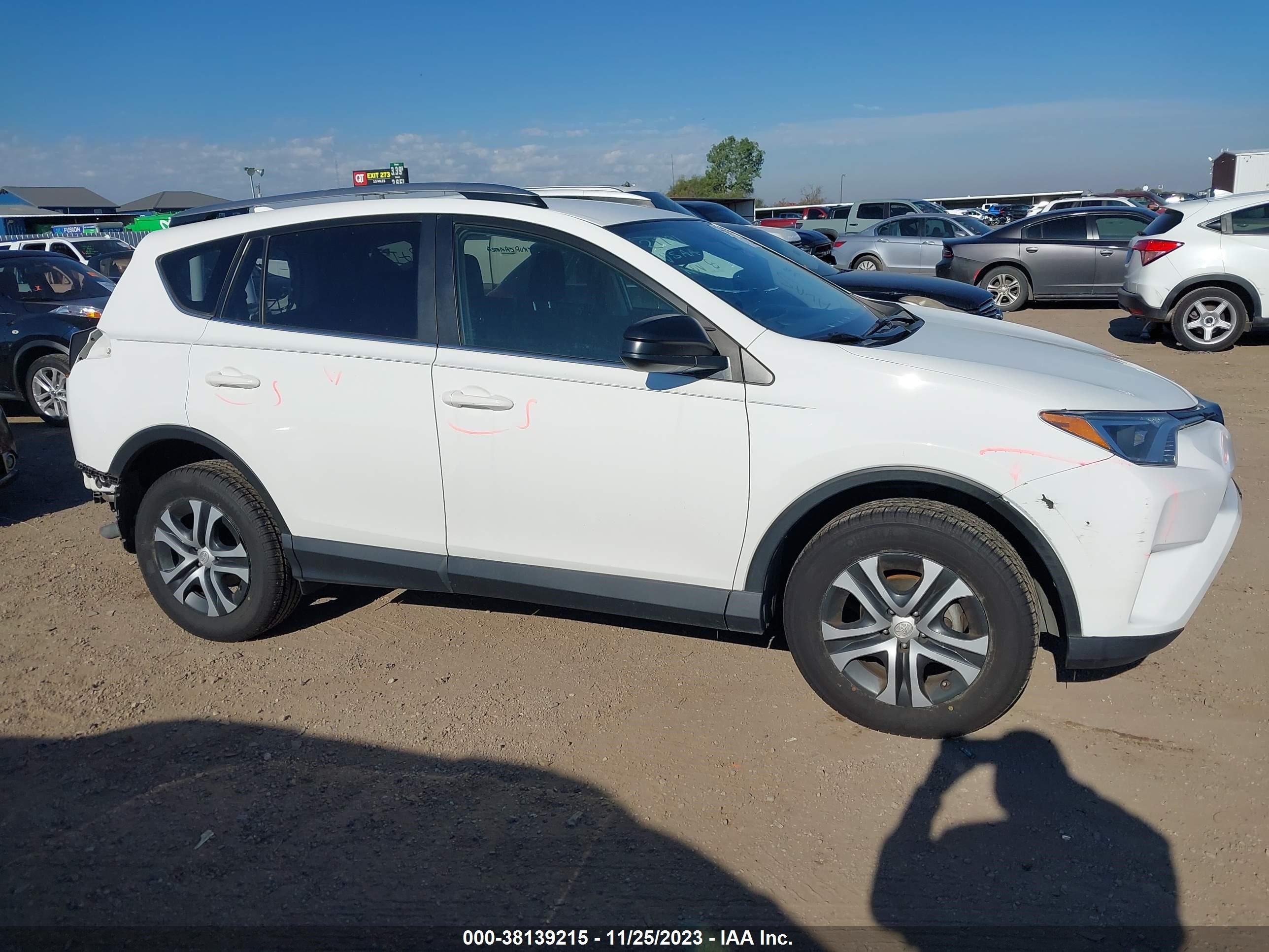 Photo 13 VIN: JTMZFREV7JJ730076 - TOYOTA RAV 4 