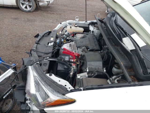 Photo 9 VIN: JTMZFREV8JJ211862 - TOYOTA RAV4 