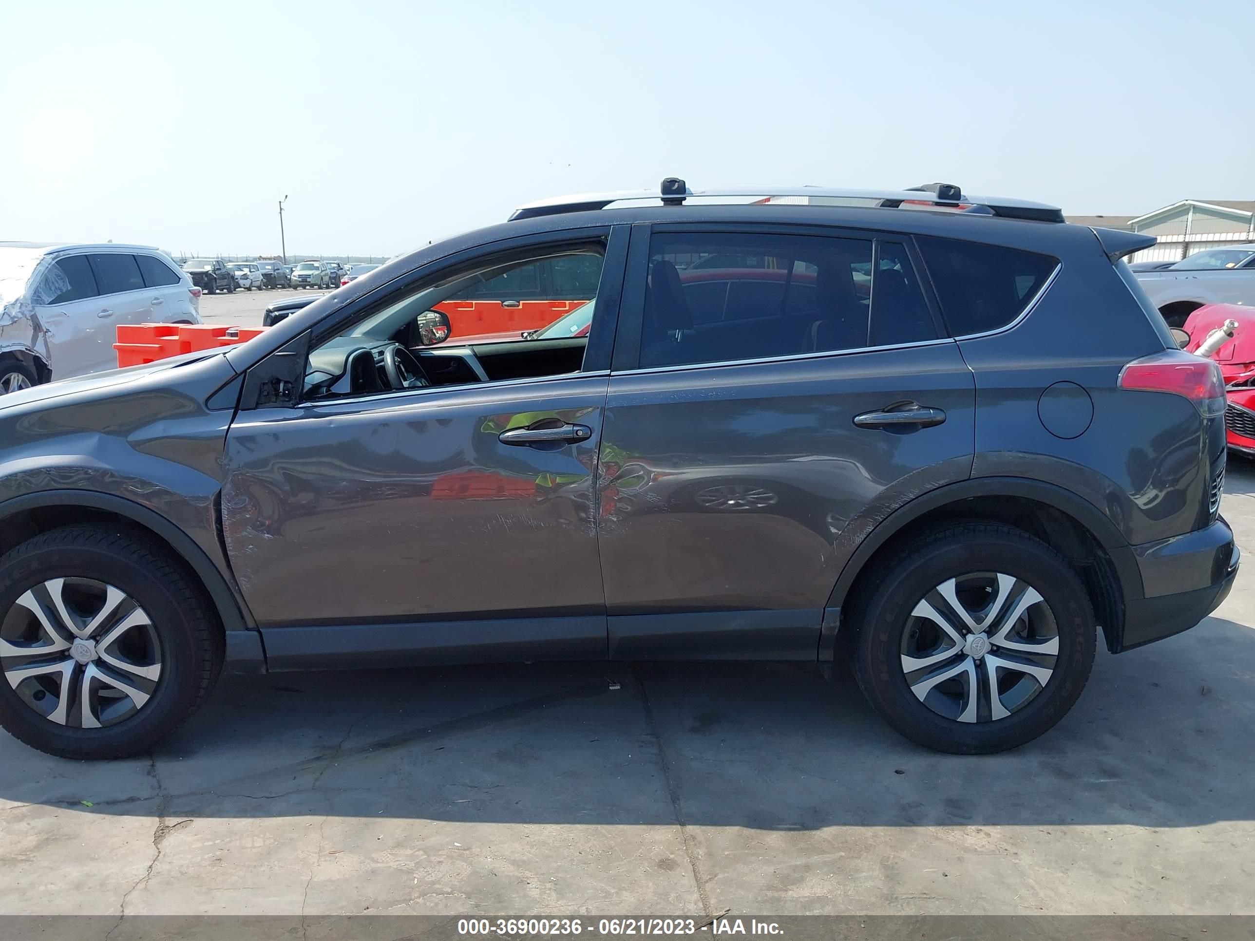 Photo 14 VIN: JTMZFREV9GJ075296 - TOYOTA RAV 4 