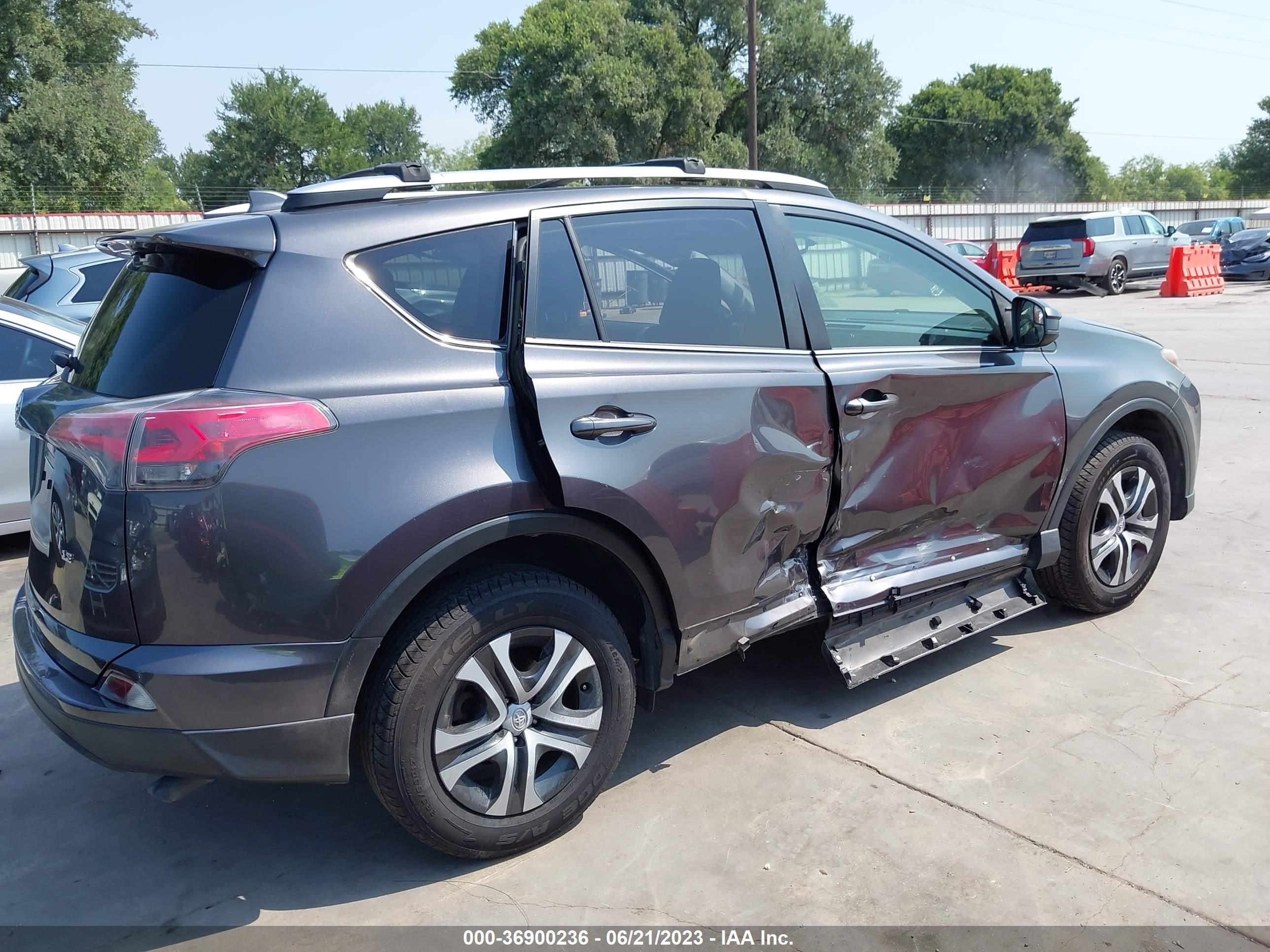 Photo 5 VIN: JTMZFREV9GJ075296 - TOYOTA RAV 4 