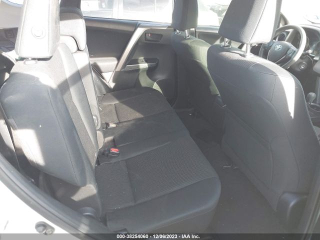 Photo 7 VIN: JTMZFREV9JJ151767 - TOYOTA RAV4 