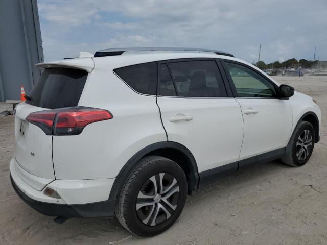 Photo 2 VIN: JTMZFREVXJJ205027 - TOYOTA RAV4 LE 