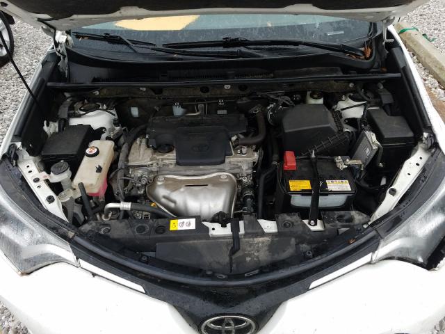 Photo 6 VIN: JTMZFREVXJJ732453 - TOYOTA RAV4 LE 