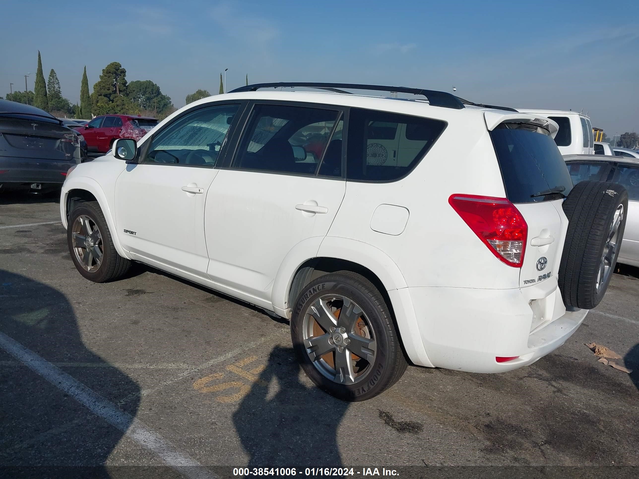 Photo 2 VIN: JTMZK32V486014066 - TOYOTA RAV 4 