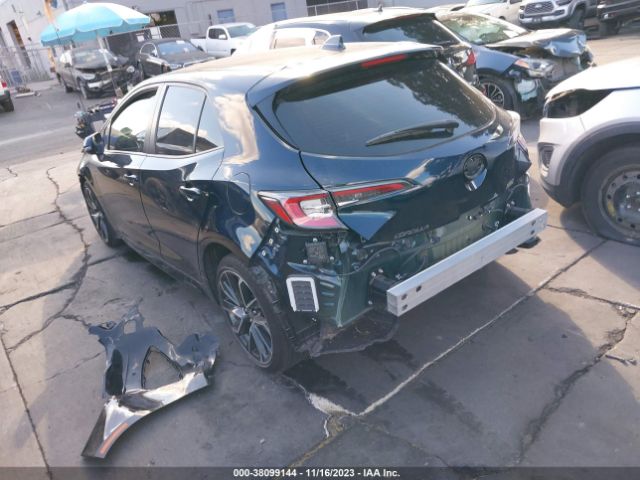 Photo 2 VIN: JTNA4MBE1M3132189 - TOYOTA COROLLA HATCHBACK 