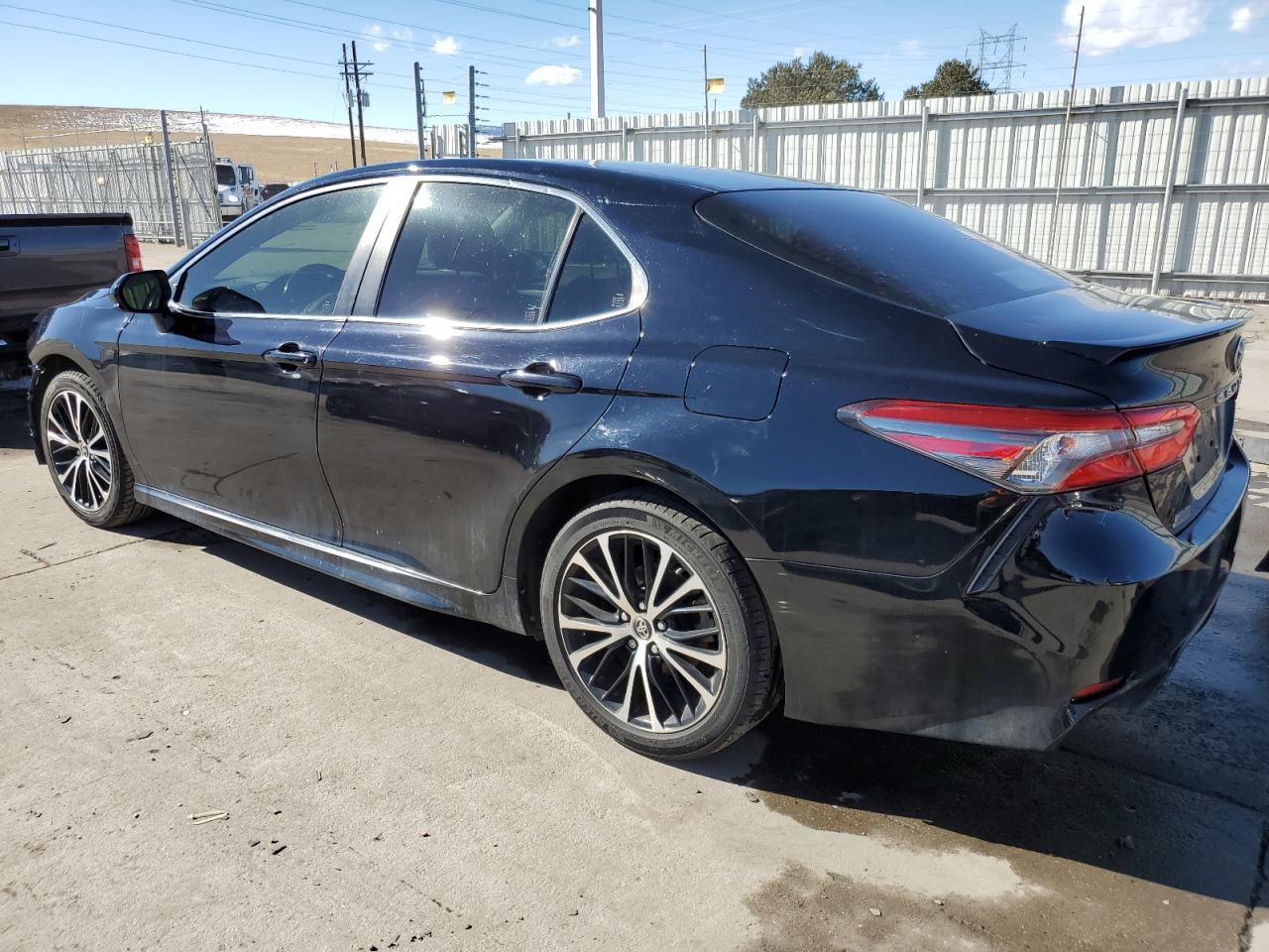 Photo 1 VIN: JTNB11HK2J3005181 - TOYOTA CAMRY 