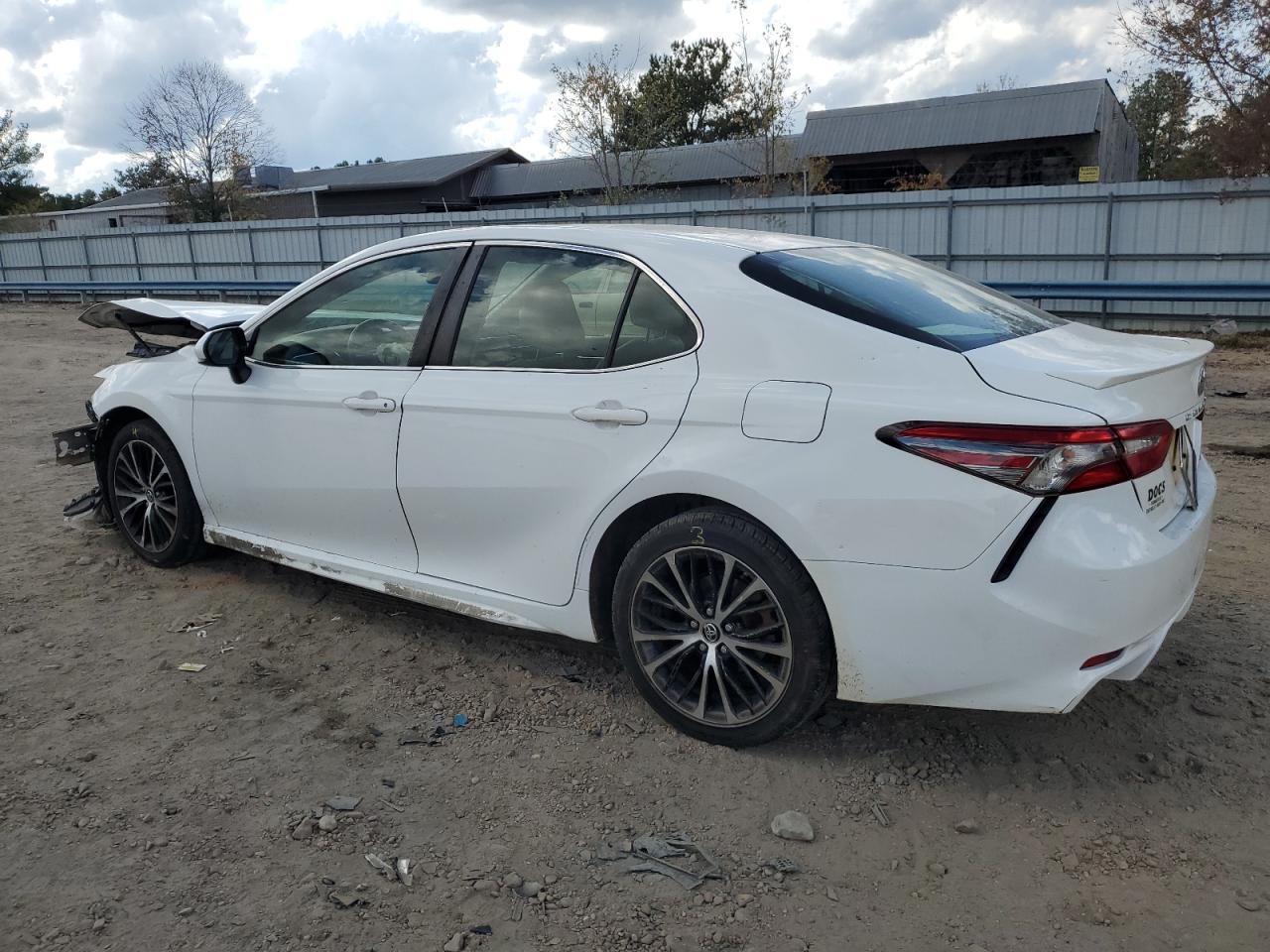 Photo 1 VIN: JTNB11HK3J3034818 - TOYOTA CAMRY 