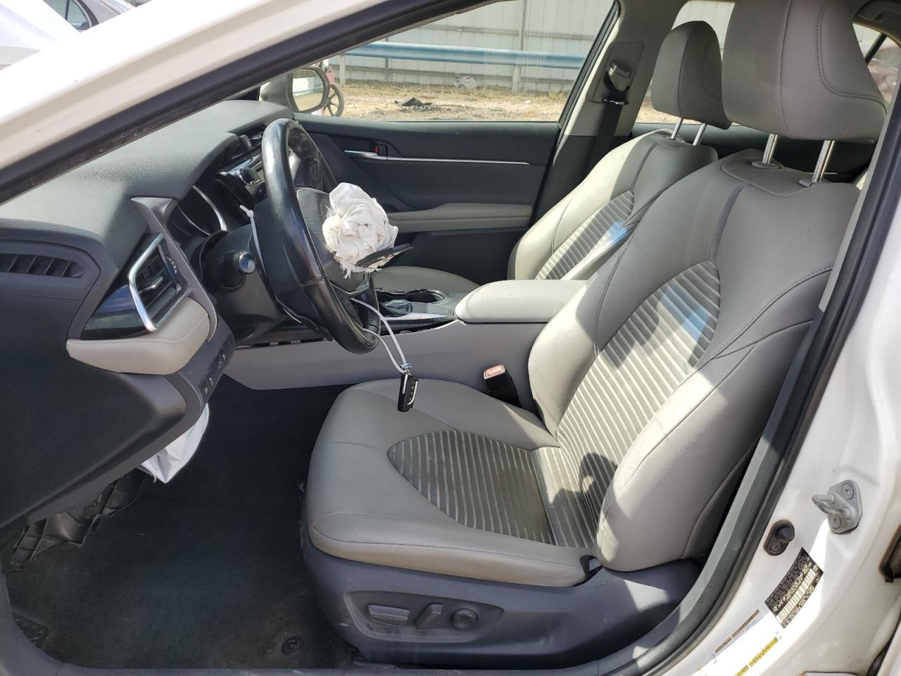 Photo 6 VIN: JTNB11HK3J3034818 - TOYOTA CAMRY 