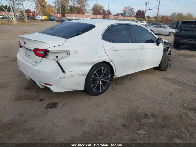 Photo 3 VIN: JTNB11HK4J3002573 - TOYOTA CAMRY 