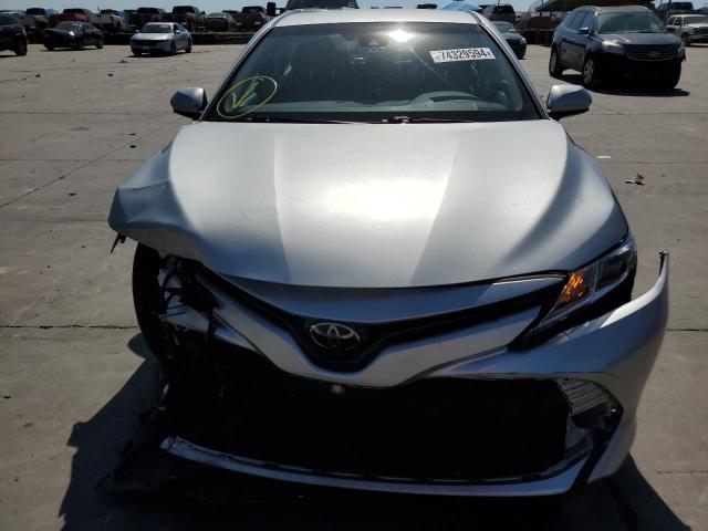 Photo 4 VIN: JTNB11HK5J3013775 - TOYOTA CAMRY L 