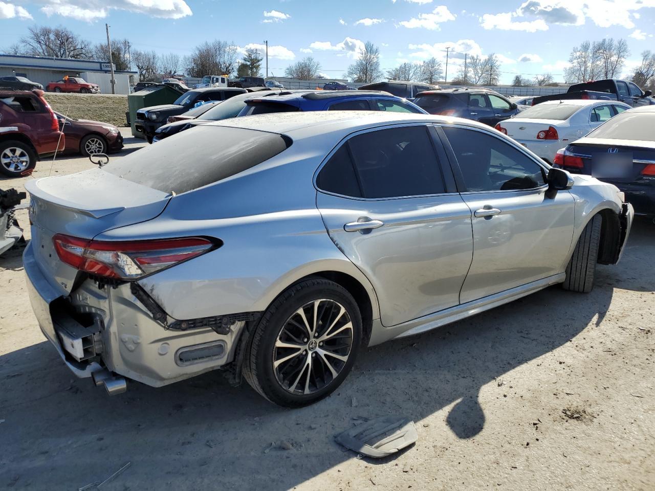 Photo 2 VIN: JTNB11HK5J3036618 - TOYOTA CAMRY 