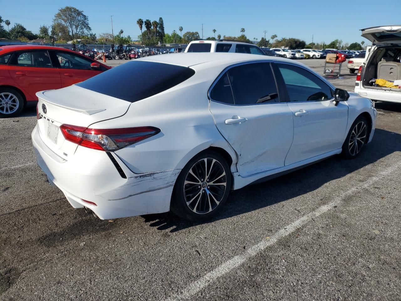 Photo 2 VIN: JTNB11HK5J3073586 - TOYOTA CAMRY 