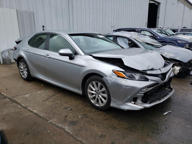 Photo 3 VIN: JTNB11HK6J3015731 - TOYOTA CAMRY L 