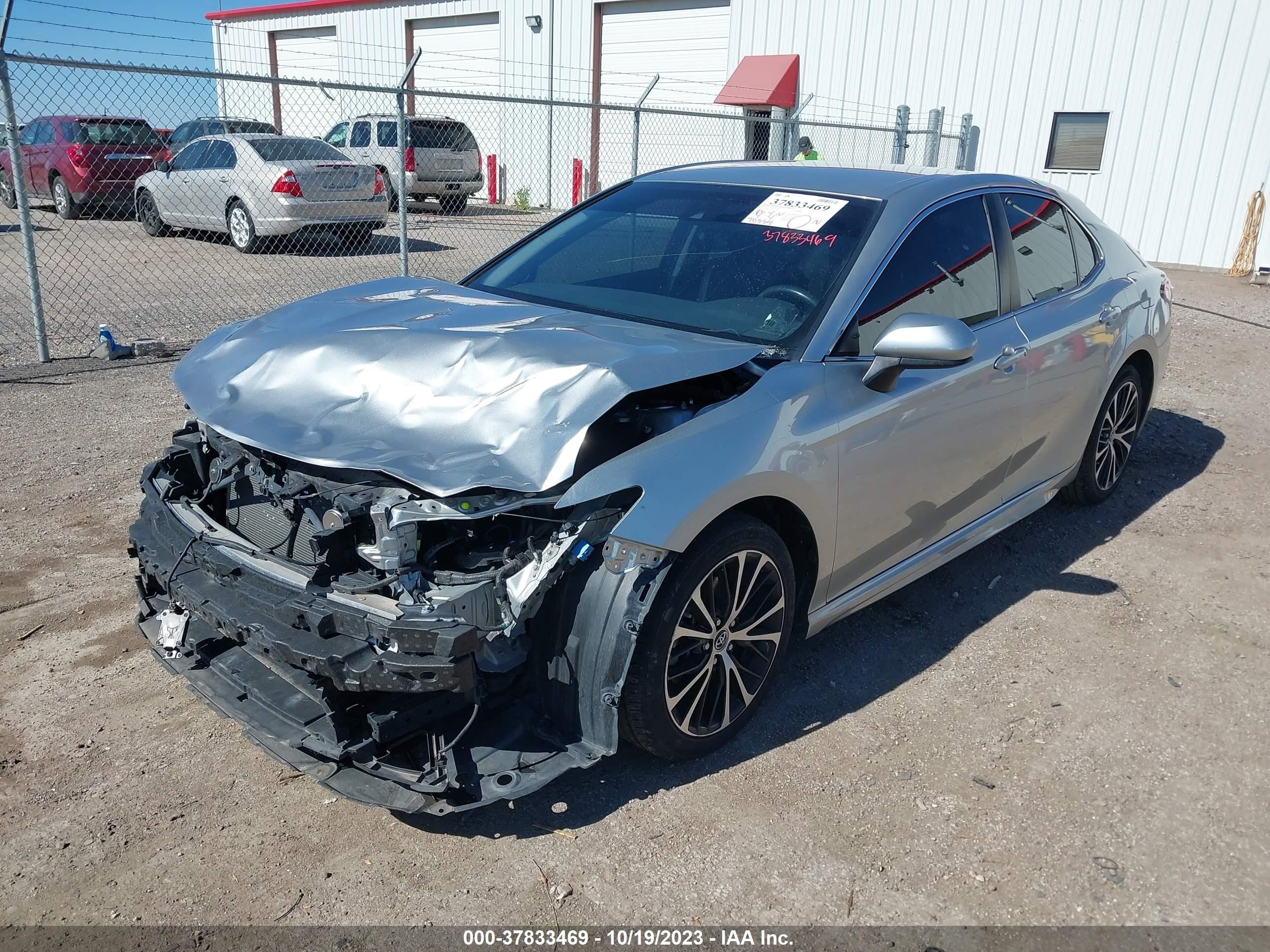 Photo 1 VIN: JTNB11HK6J3021481 - TOYOTA CAMRY 