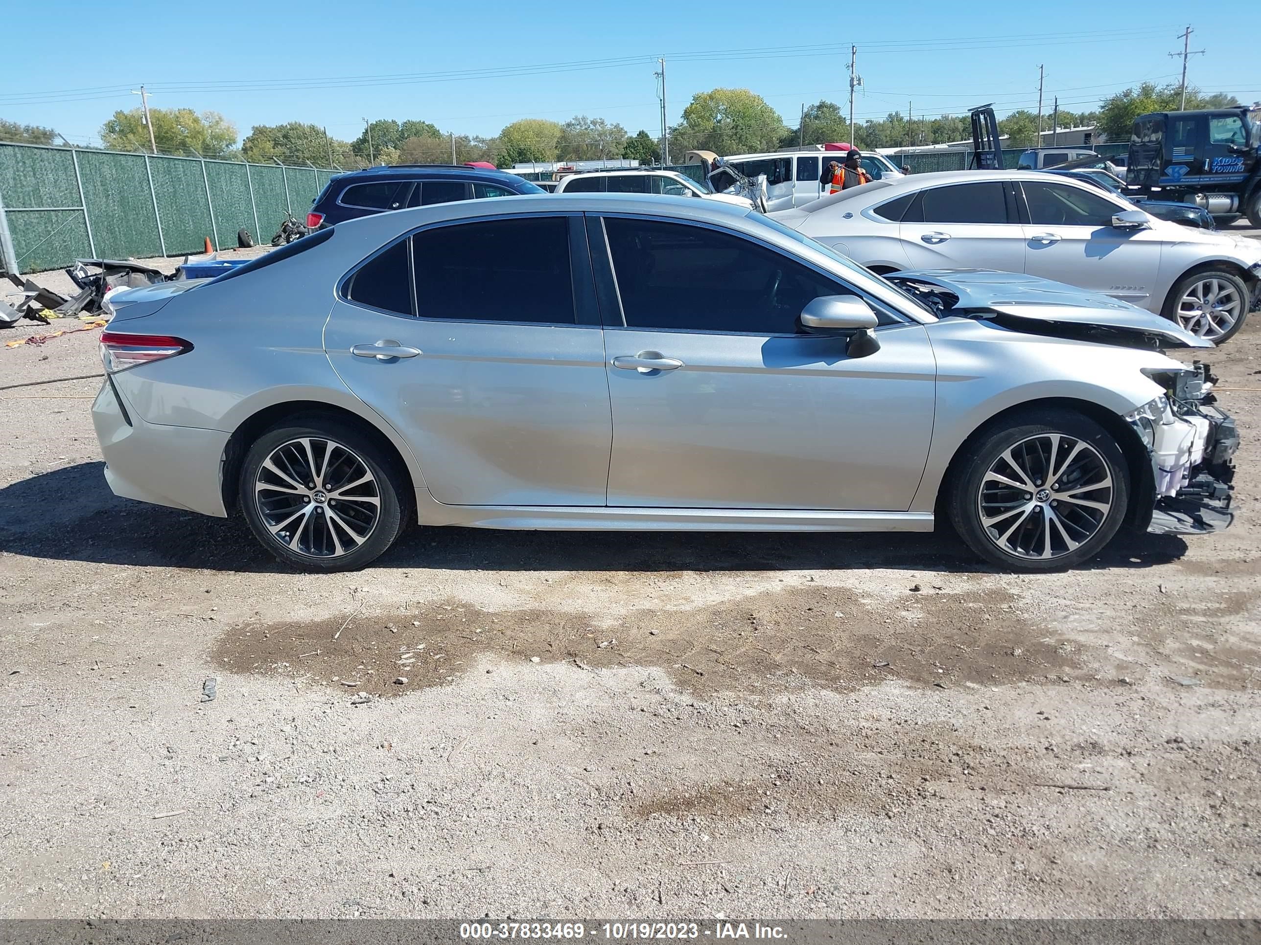 Photo 13 VIN: JTNB11HK6J3021481 - TOYOTA CAMRY 