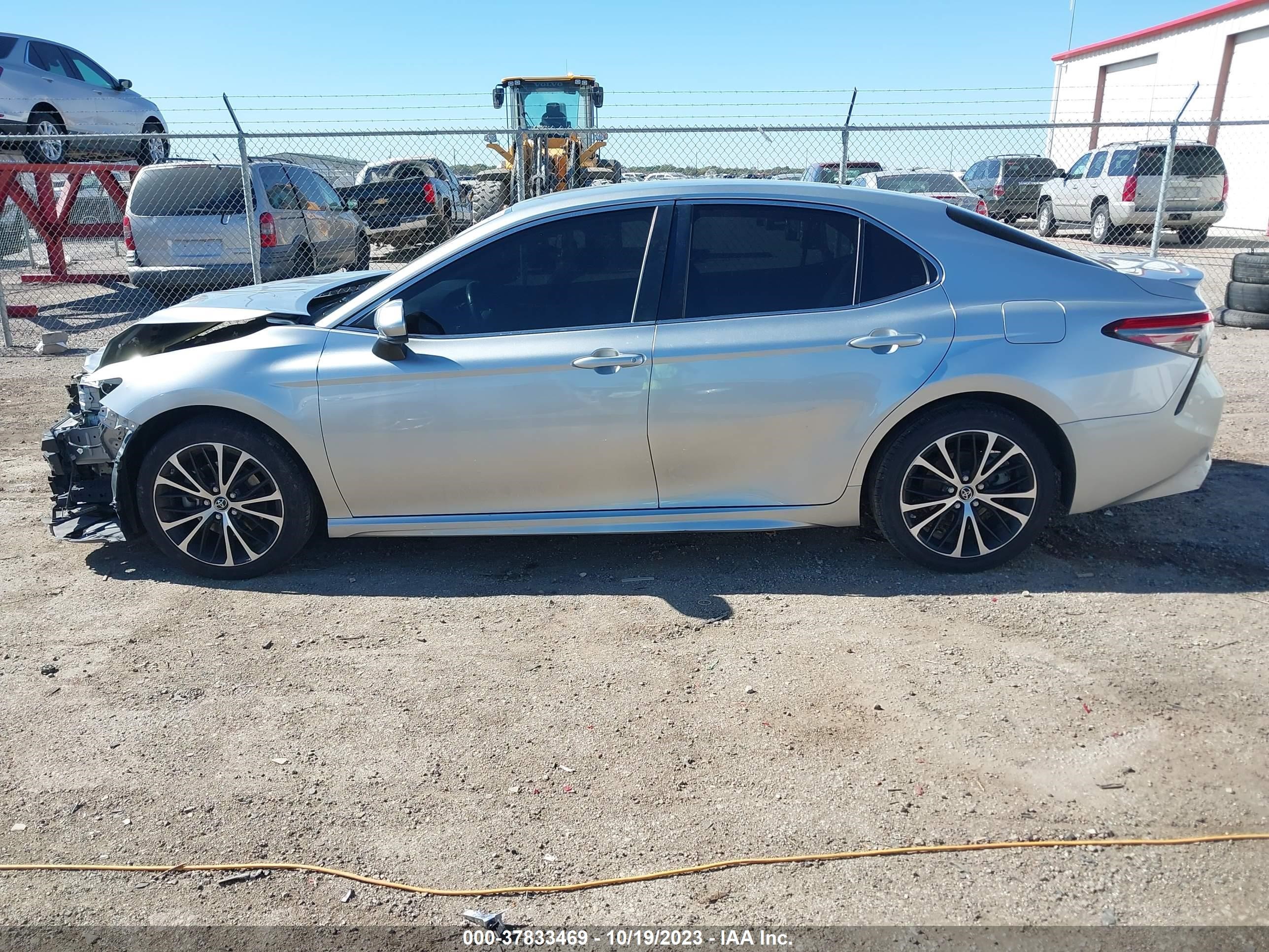 Photo 14 VIN: JTNB11HK6J3021481 - TOYOTA CAMRY 