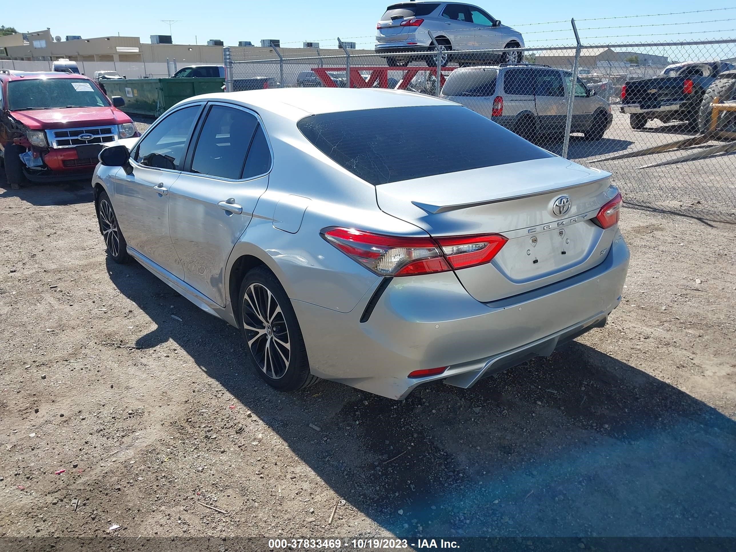 Photo 2 VIN: JTNB11HK6J3021481 - TOYOTA CAMRY 