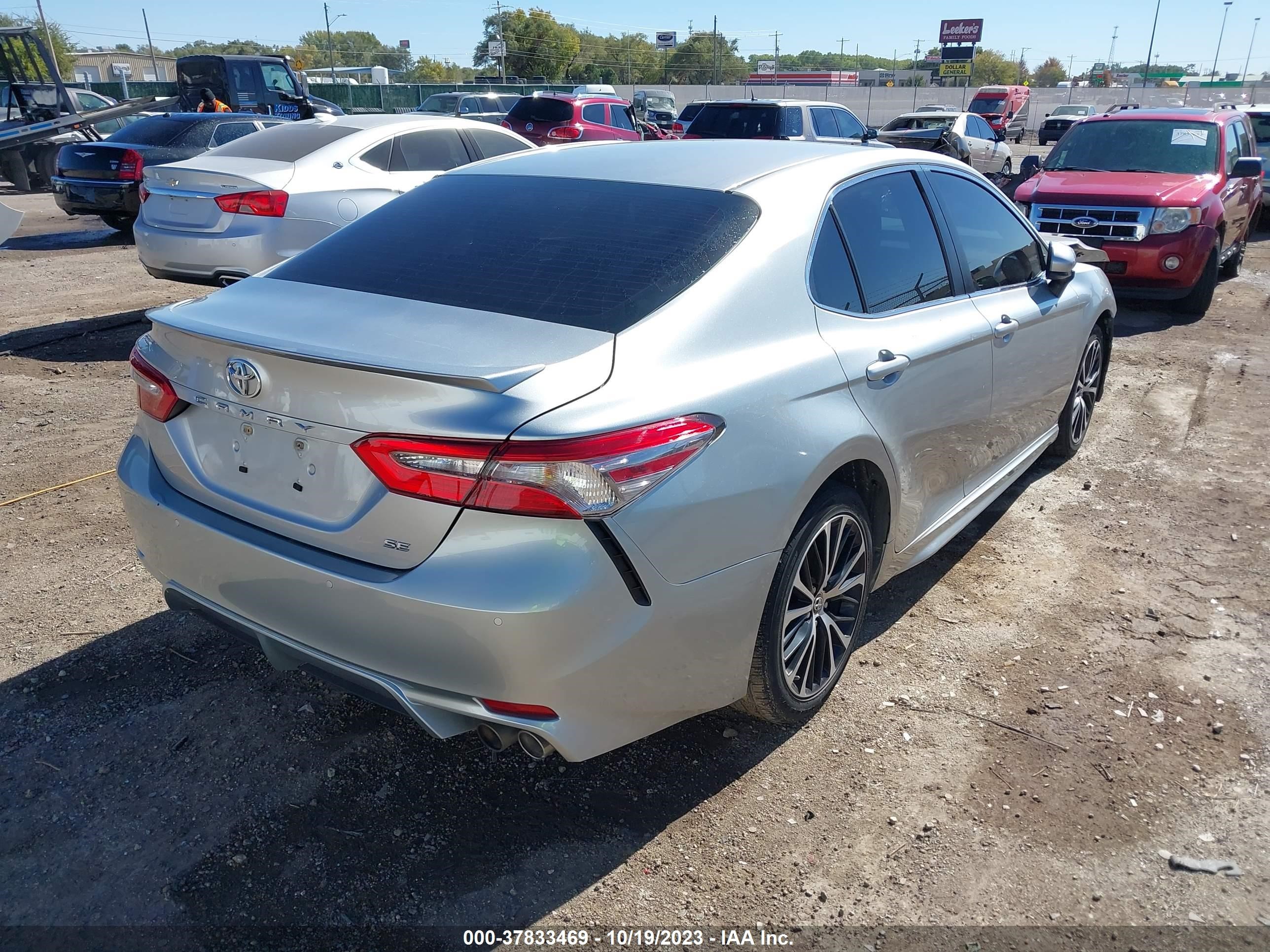 Photo 3 VIN: JTNB11HK6J3021481 - TOYOTA CAMRY 