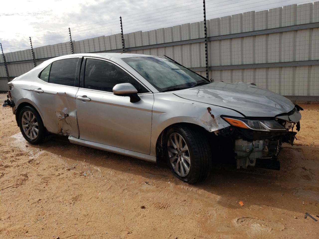 Photo 3 VIN: JTNB11HK6J3034568 - TOYOTA CAMRY 