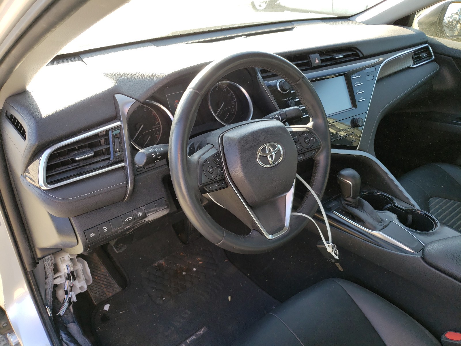 Photo 8 VIN: JTNB11HK7J3016225 - TOYOTA CAMRY L 