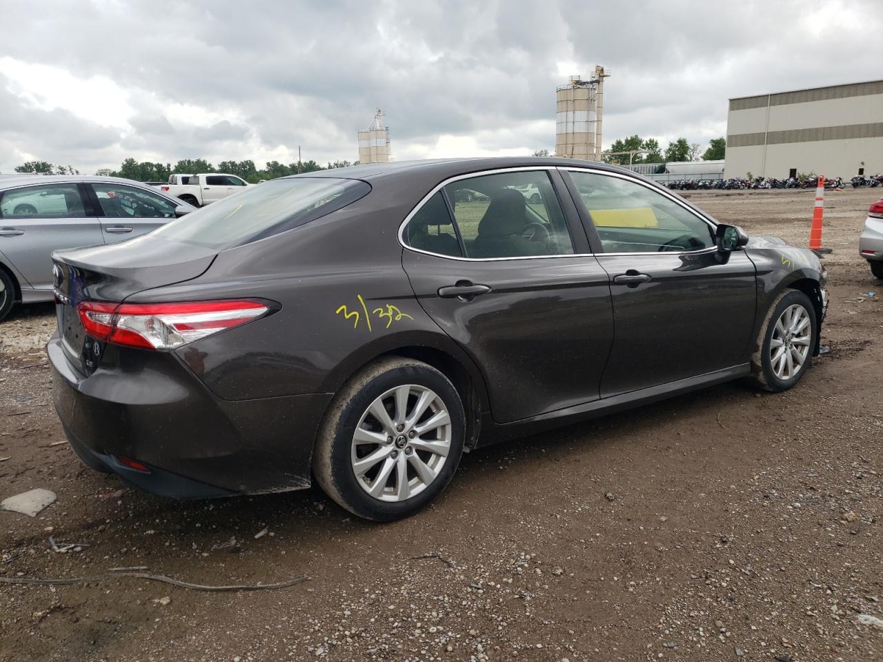 Photo 2 VIN: JTNB11HK7J3031131 - TOYOTA CAMRY 