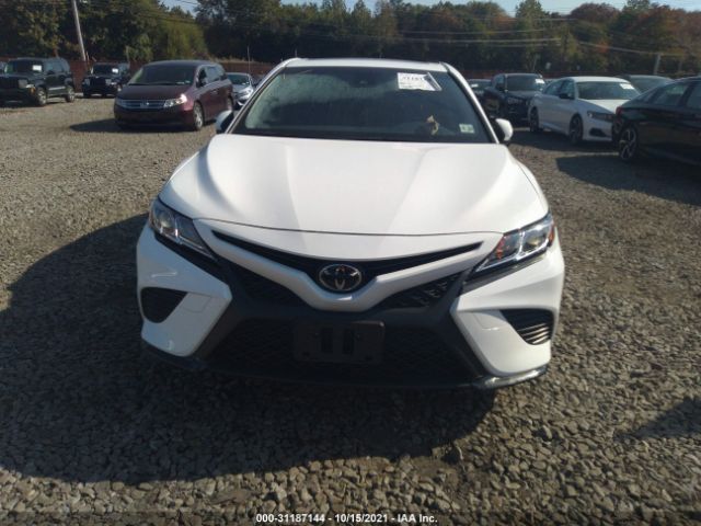 Photo 5 VIN: JTNB11HK8J3010742 - TOYOTA CAMRY 