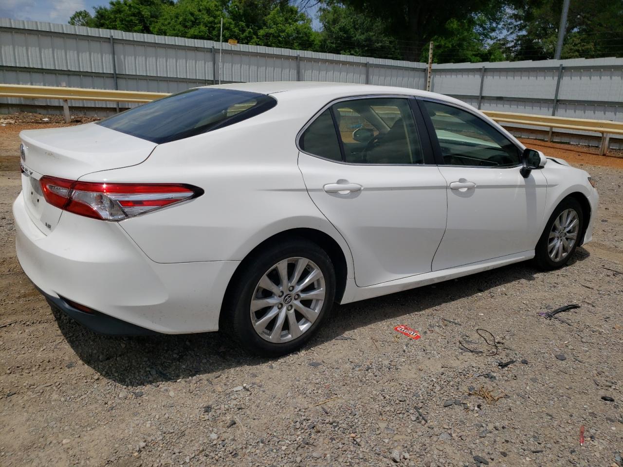 Photo 2 VIN: JTNB11HKXJ3010662 - TOYOTA CAMRY 