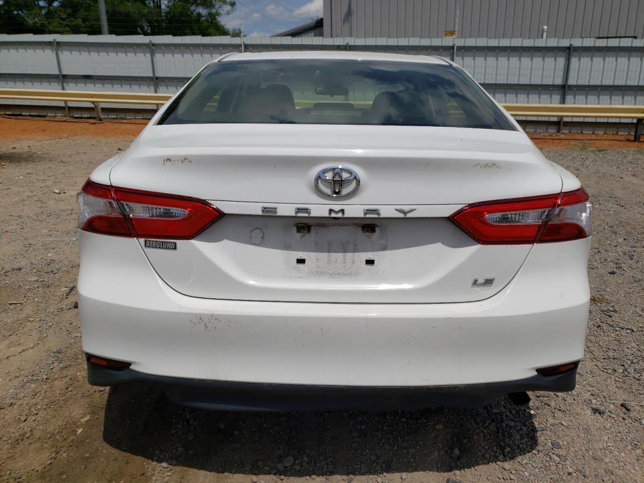 Photo 5 VIN: JTNB11HKXJ3010662 - TOYOTA CAMRY 