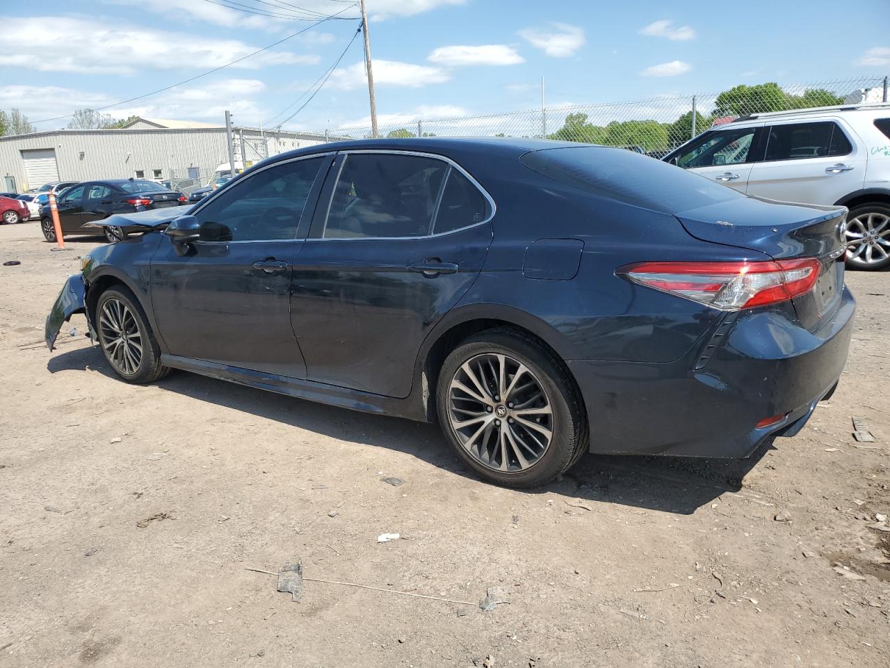 Photo 1 VIN: JTNB11HKXJ3010676 - TOYOTA CAMRY 