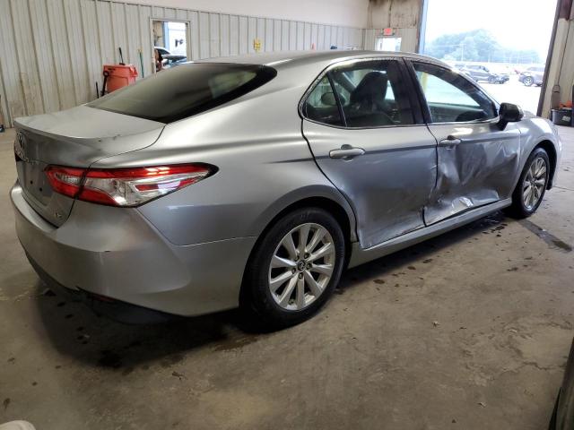 Photo 2 VIN: JTNB11HKXJ3012329 - TOYOTA CAMRY L 