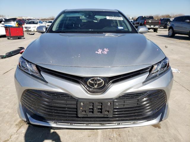 Photo 4 VIN: JTNB11HKXJ3013125 - TOYOTA CAMRY L 