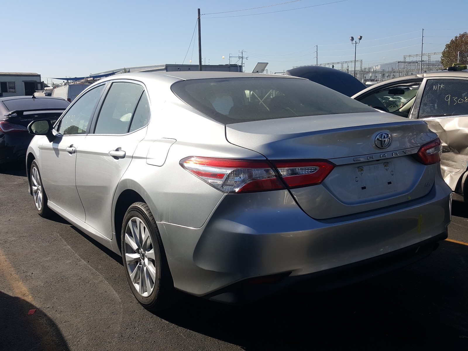 Photo 2 VIN: JTNB11HKXJ3029390 - TOYOTA CAMRY L 