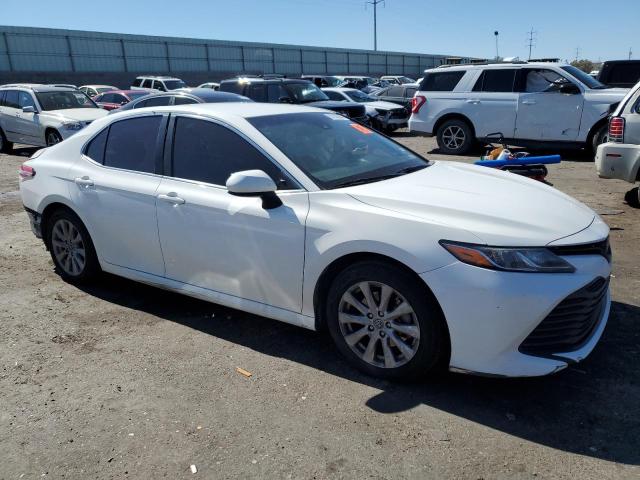 Photo 3 VIN: JTNB11HKXJ3048201 - TOYOTA CAMRY L 