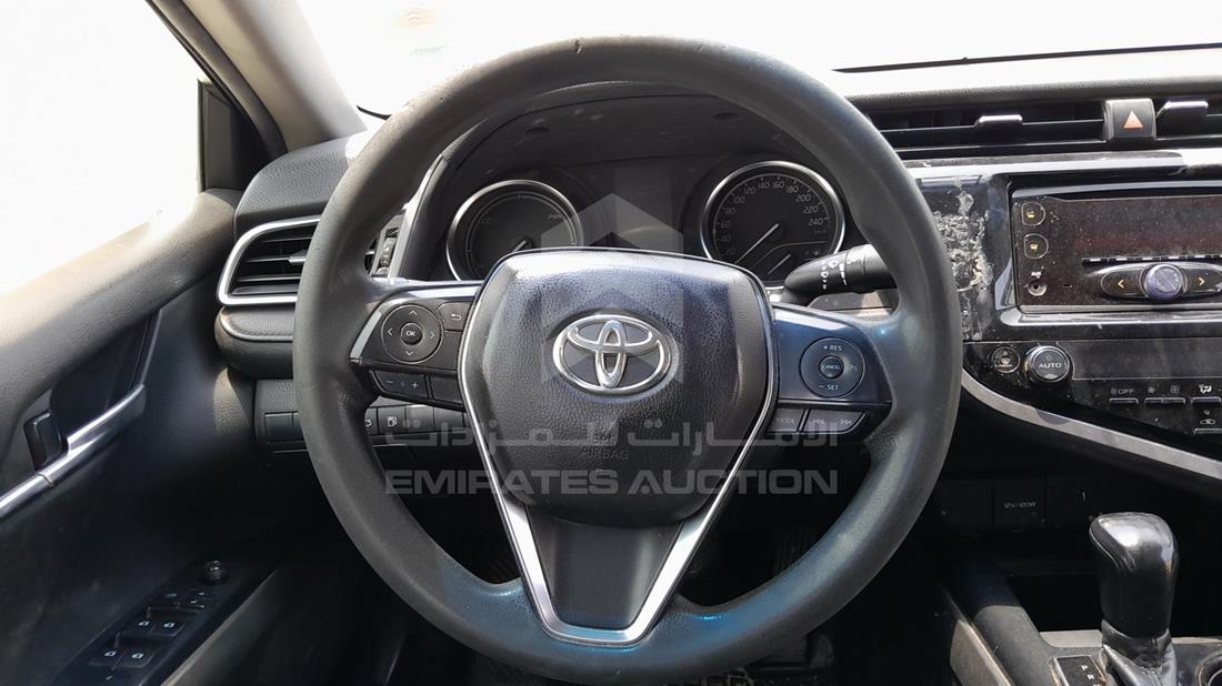 Photo 12 VIN: JTNB29HK0J3006700 - TOYOTA CAMRY 