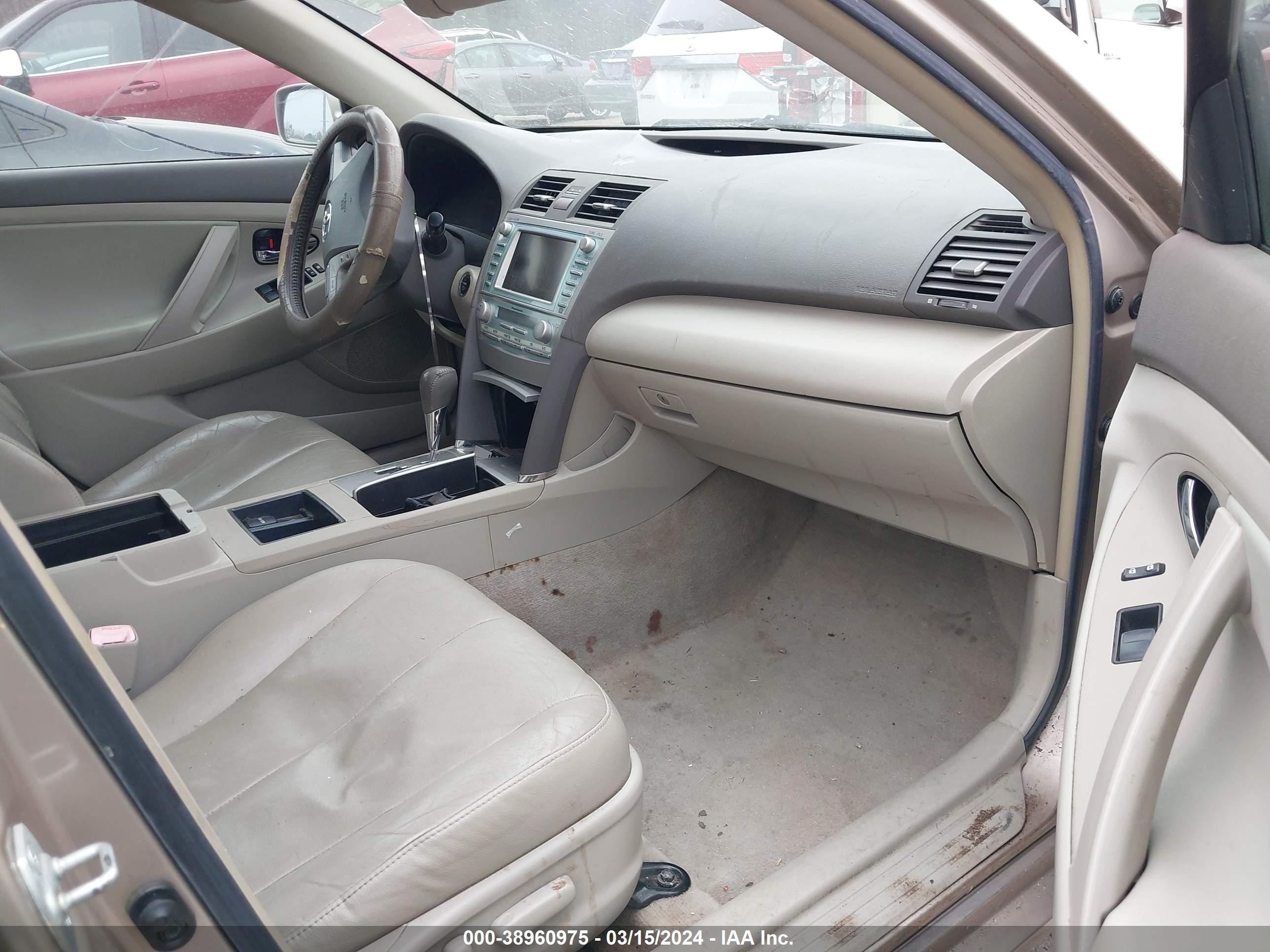 Photo 4 VIN: JTNBB46K673044432 - TOYOTA CAMRY 