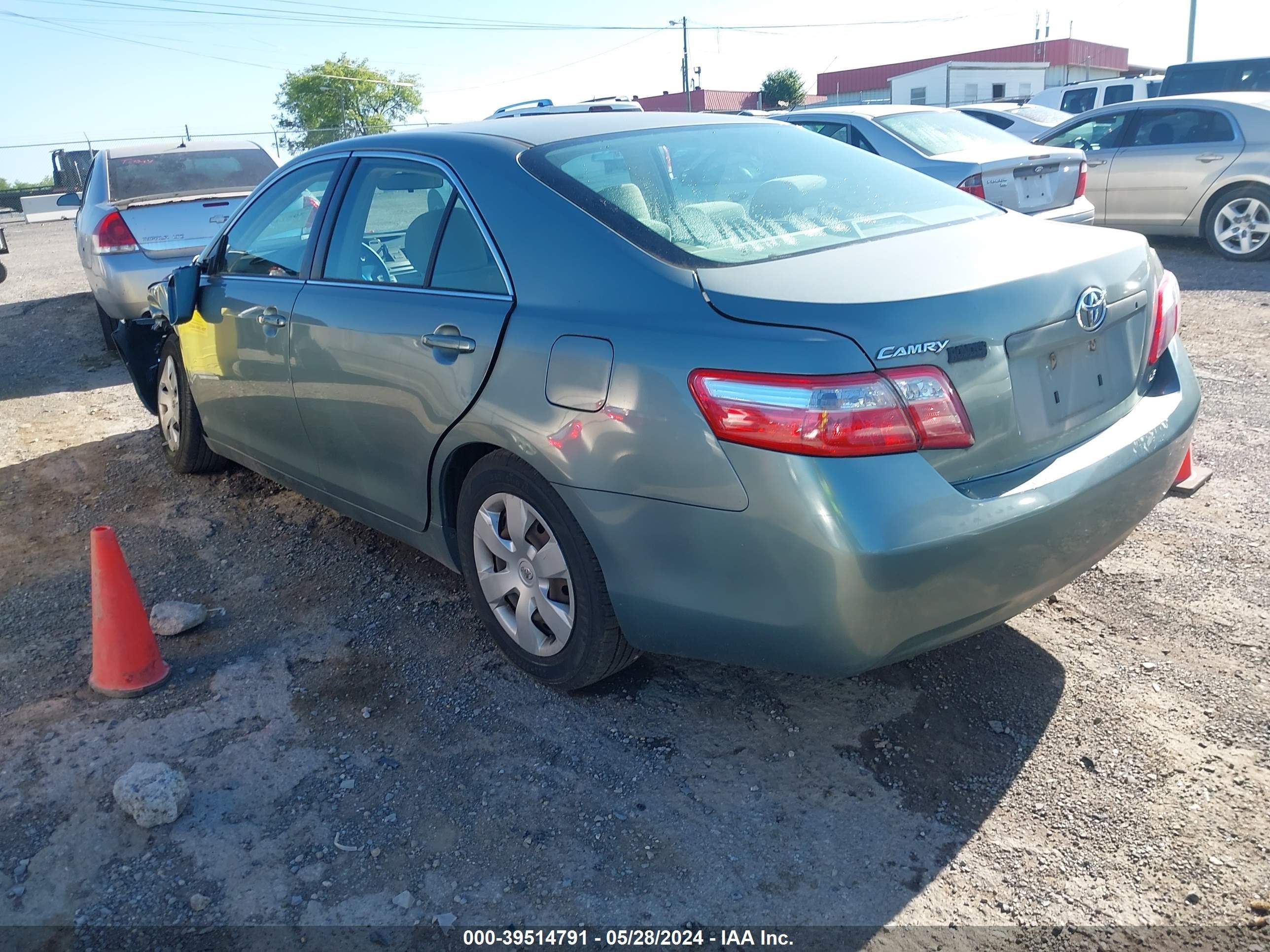 Photo 2 VIN: JTNBE46K073083301 - TOYOTA CAMRY 