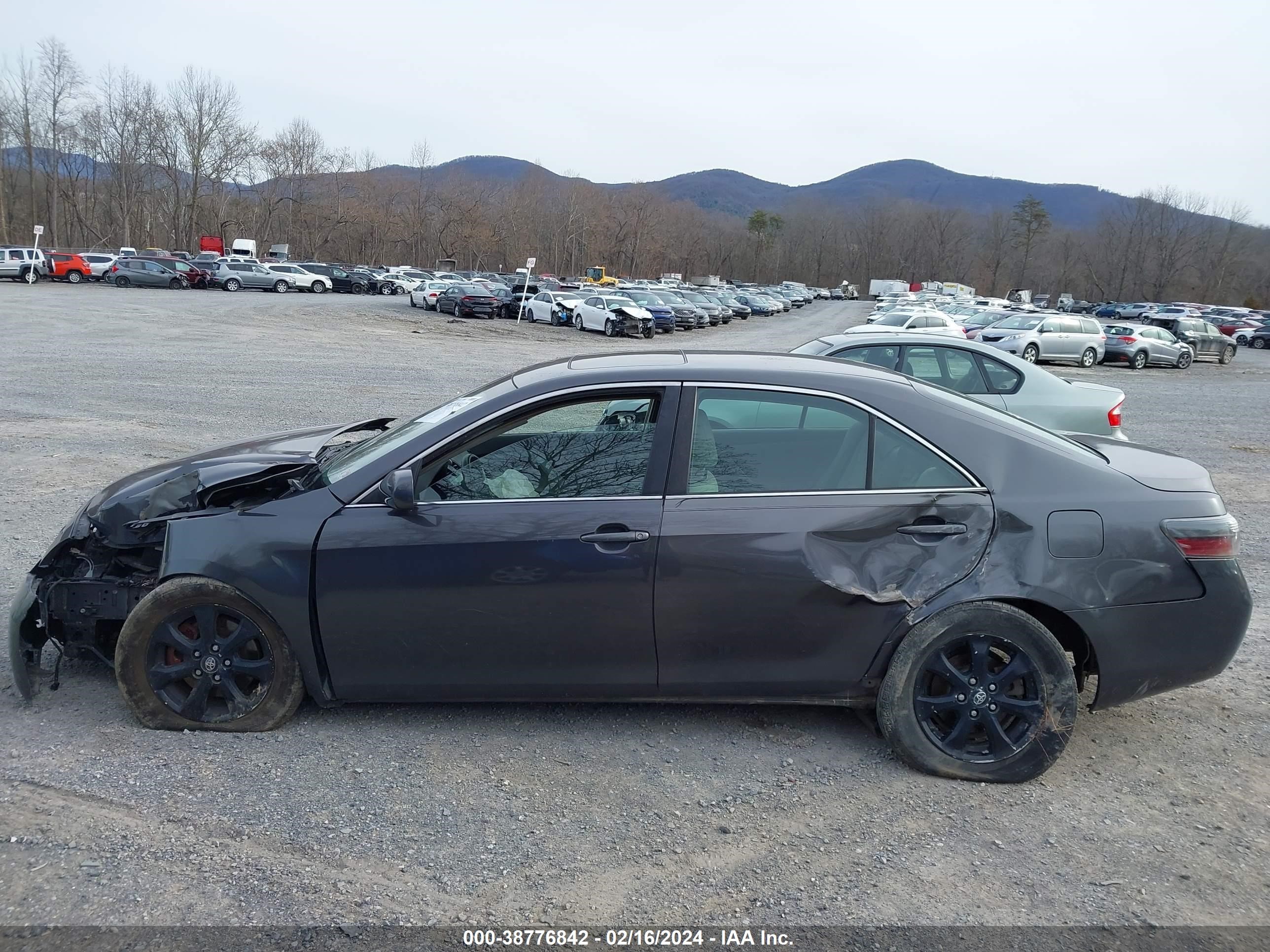 Photo 13 VIN: JTNBE46K173084666 - TOYOTA CAMRY 