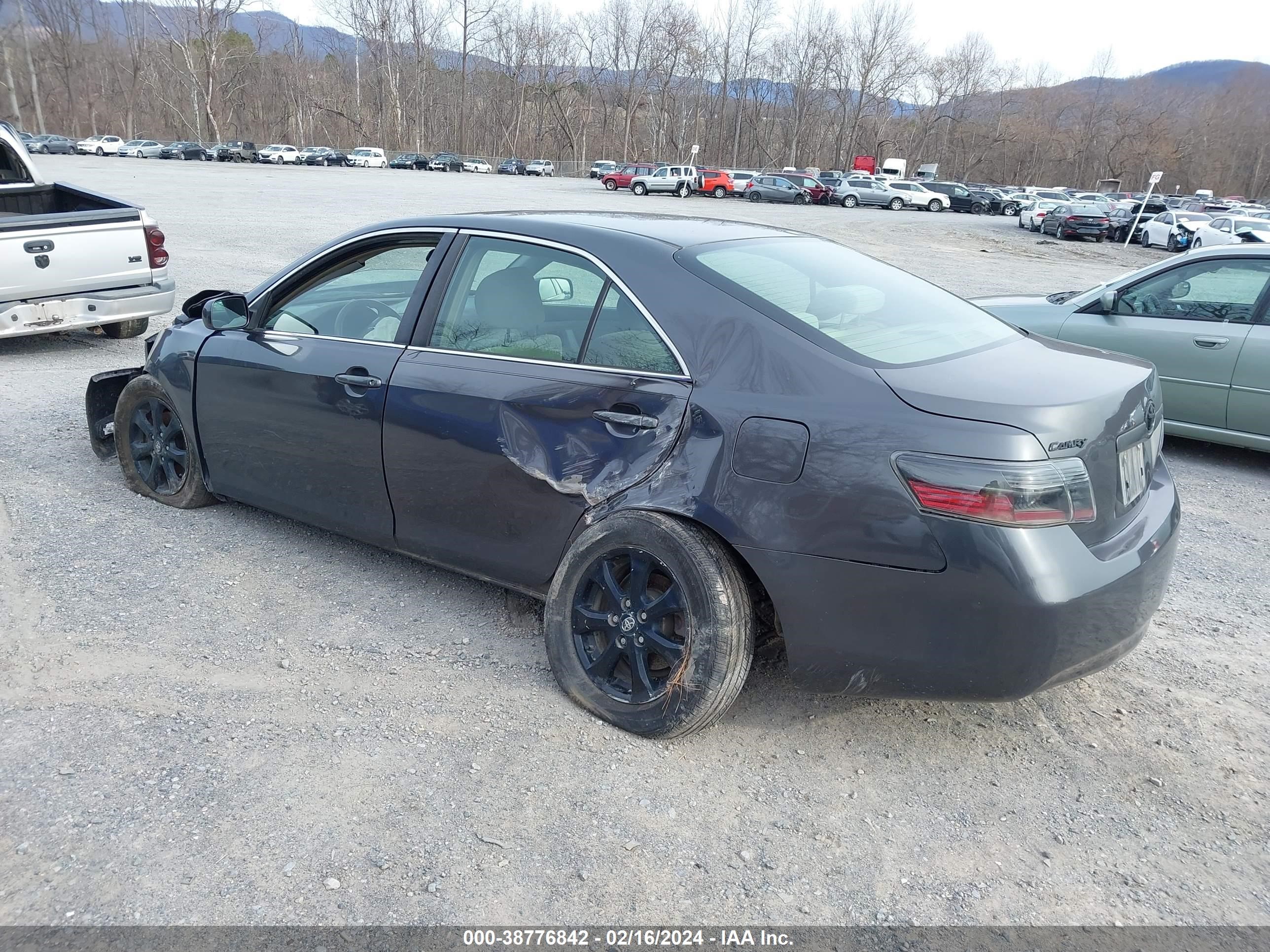 Photo 2 VIN: JTNBE46K173084666 - TOYOTA CAMRY 