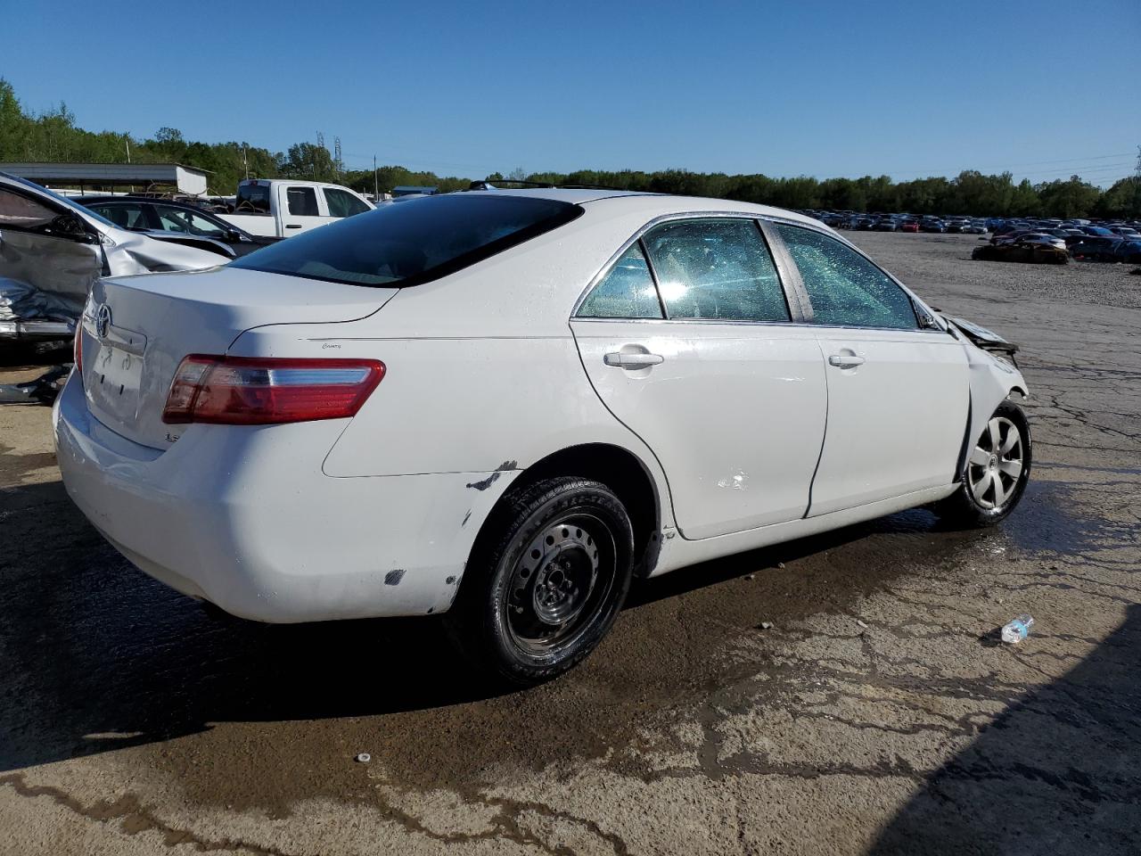 Photo 2 VIN: JTNBE46K273096101 - TOYOTA CAMRY 