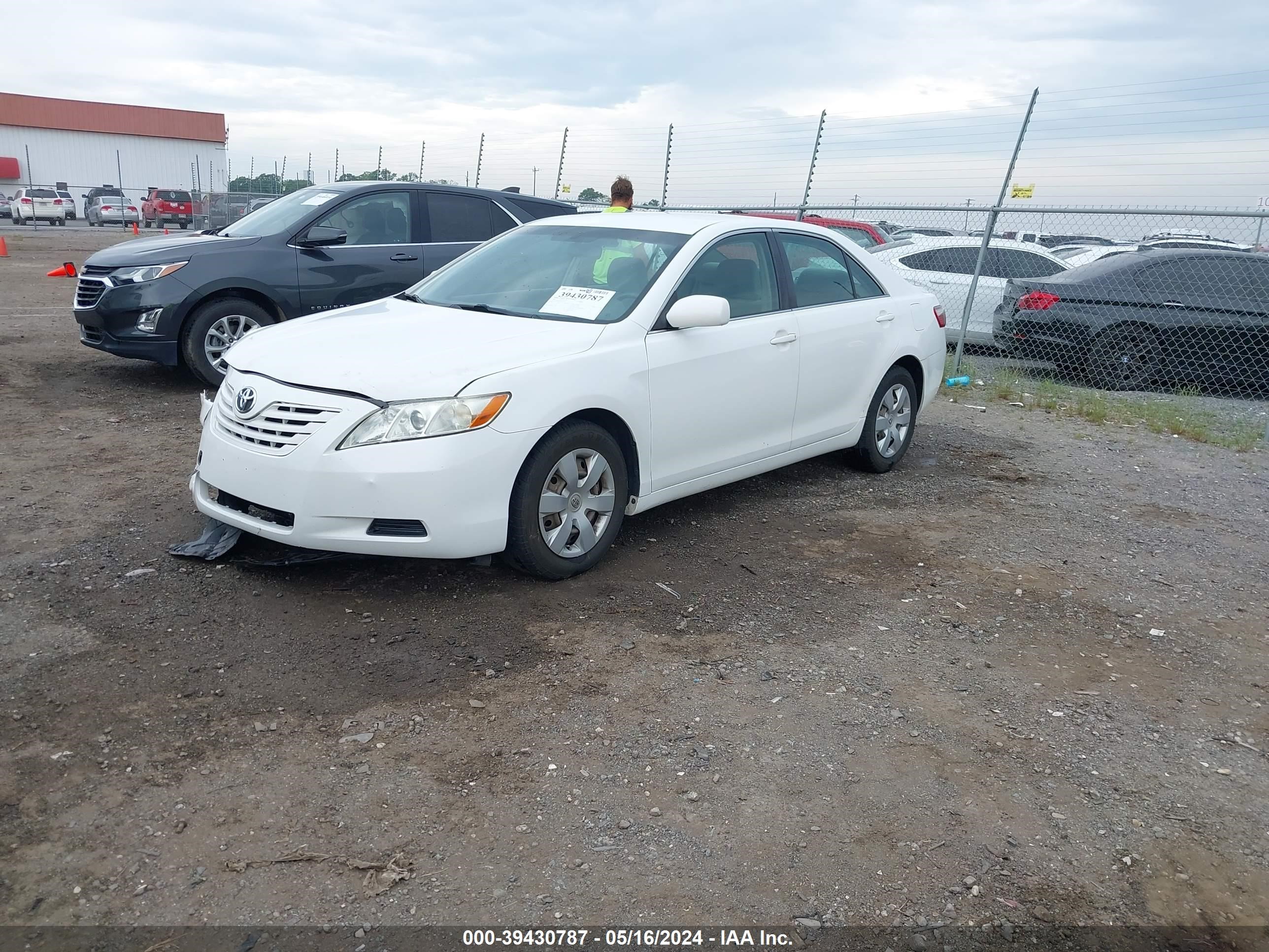 Photo 1 VIN: JTNBE46K273119358 - TOYOTA CAMRY 