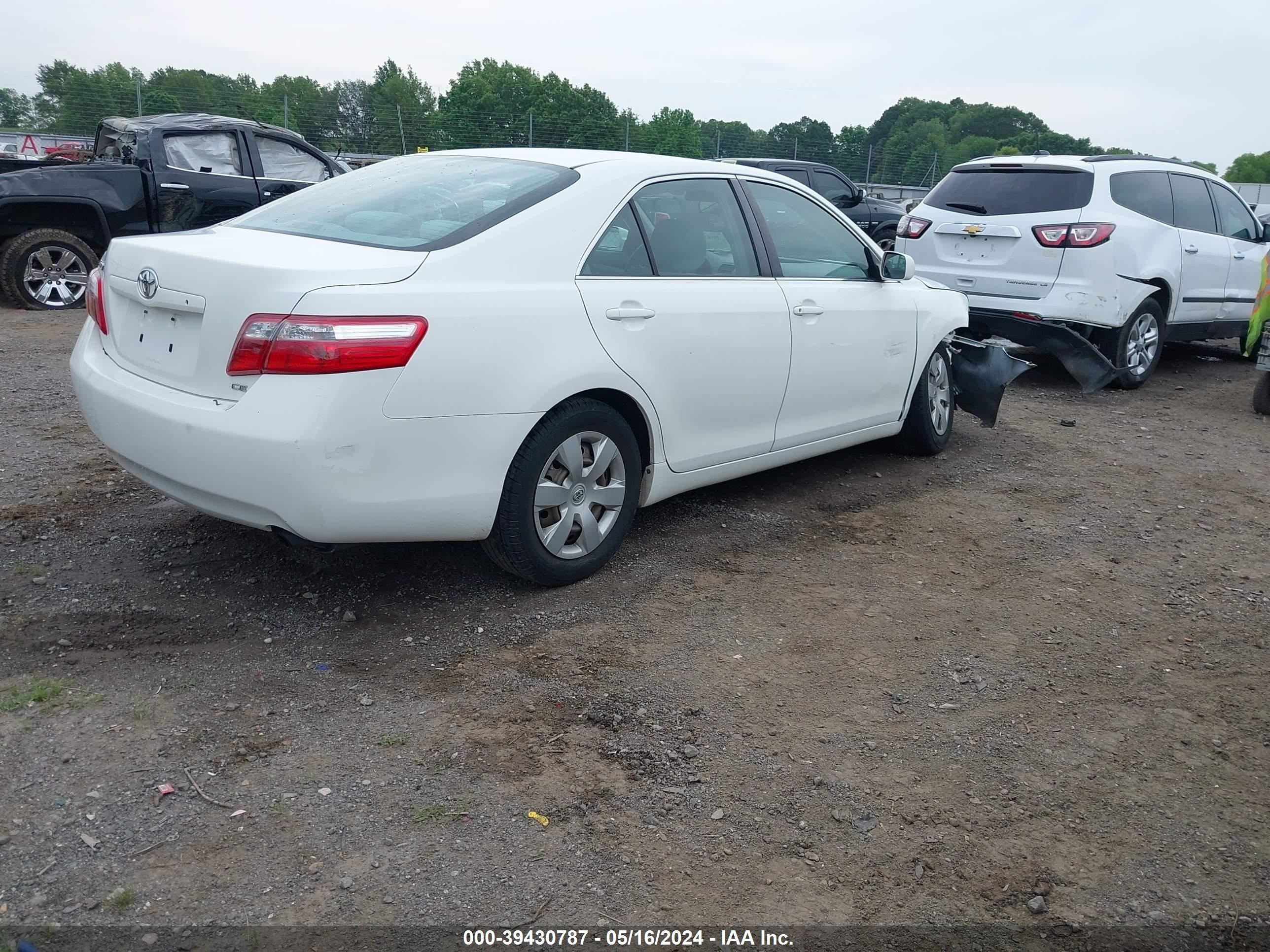 Photo 3 VIN: JTNBE46K273119358 - TOYOTA CAMRY 